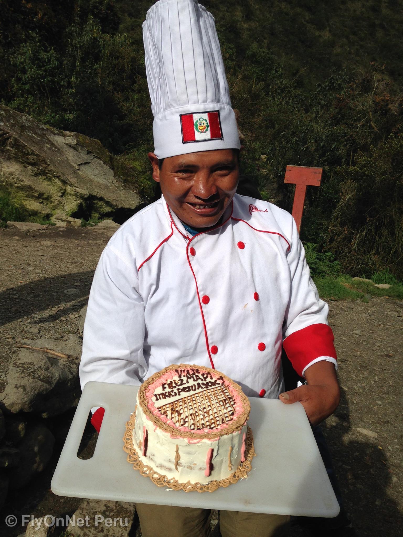 Álbum de fotos: Nuestro cocinero preparando una torta